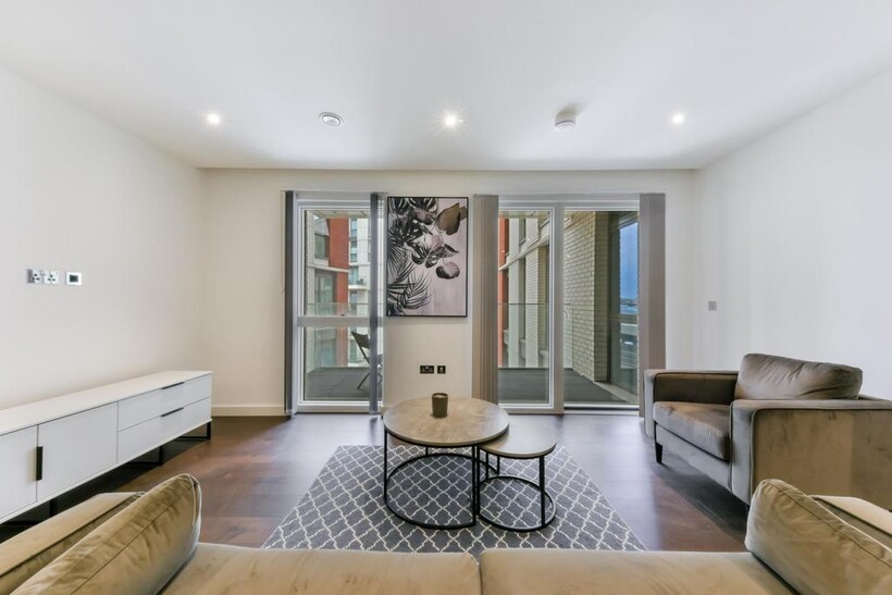 Lexington Gardens, Nine Elms, London... 2 bed flat to rent - £3,948 pcm (£911 pw)