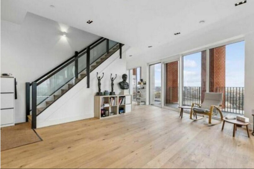 Keybridge Tower, London, SW8 3 bed apartment to rent - £6,250 pcm (£1,442 pw)