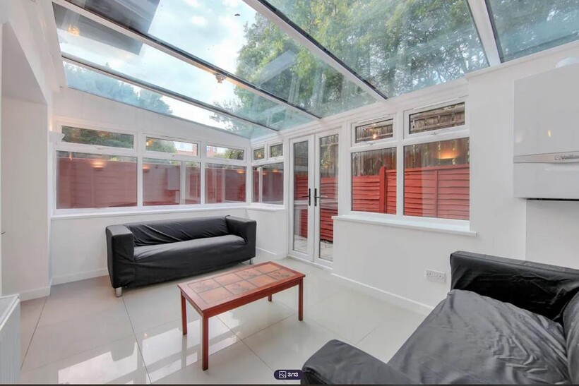 Ironmongers Place, London E14 5 bed terraced house to rent - £4,983 pcm (£1,150 pw)