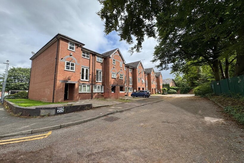 Manchester M20 1 bed in a house share to rent - £595 pcm (£137 pw)