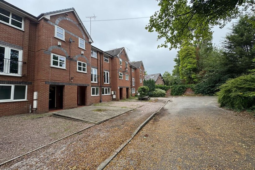 Manchester M20 1 bed in a house share to rent - £595 pcm (£137 pw)