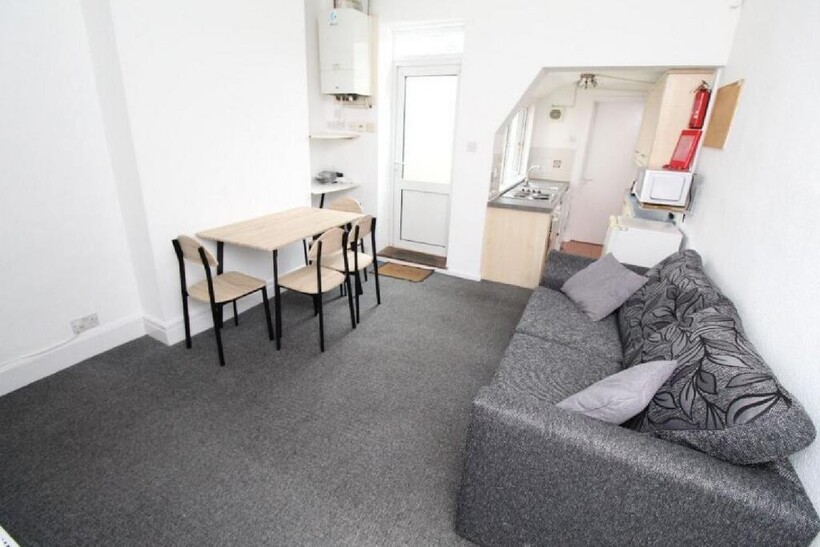 Nottingham NG7 5 bed house to rent - £261 pcm (£60 pw)