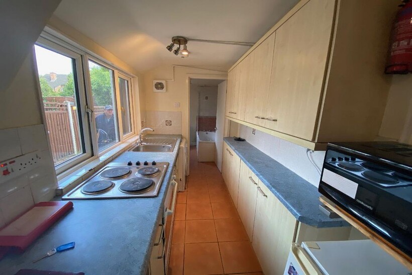 Nottingham NG7 5 bed house to rent - £261 pcm (£60 pw)