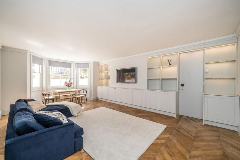 Strathmore Gardens, London W8 3 bed flat to rent - £5,850 pcm (£1,350 pw)