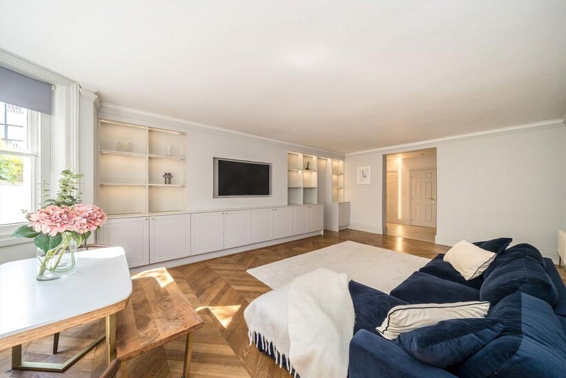 Strathmore Gardens, London W8 3 bed flat to rent - £5,850 pcm (£1,350 pw)