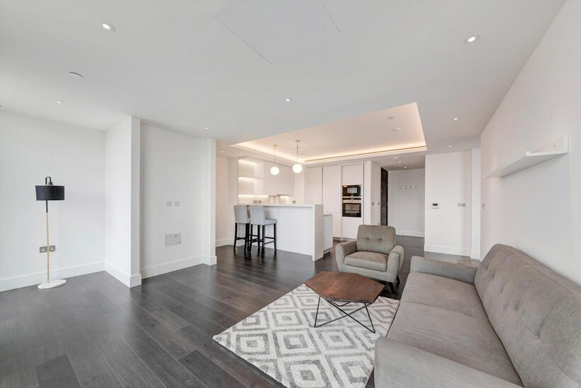 Carrara Tower, 250 City Road, EC1V 1 bed flat to rent - £3,550 pcm (£819 pw)