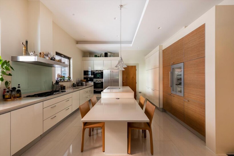 The Bishops Avenue, London, N2 3 bed flat to rent - £21,667 pcm (£5,000 pw)