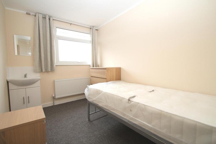 The Glen, Hemel Hempstead House share to rent - £580 pcm (£134 pw)
