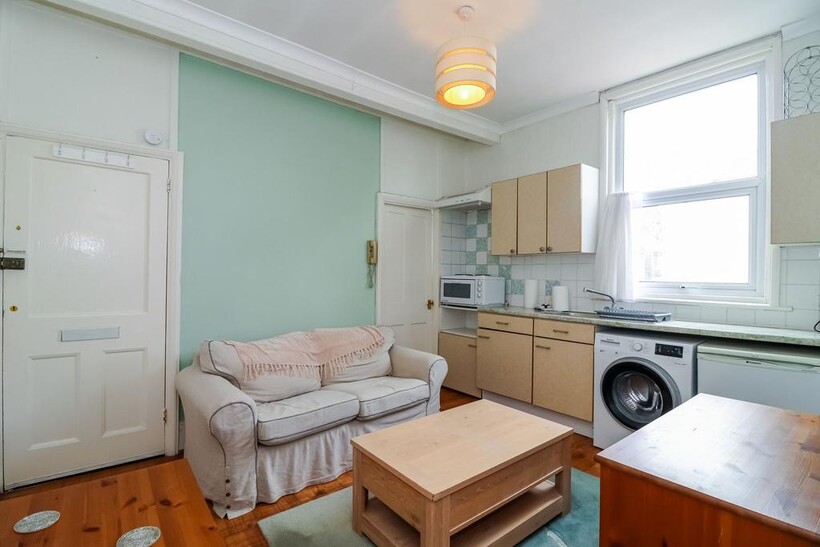 Queens Road, Watford, WD17 1 bed flat to rent - £1,125 pcm (£260 pw)