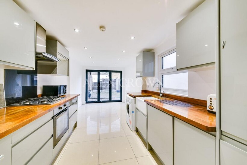 Harberton Road, Archway 6 bed terraced house to rent - £5,600 pcm (£1,292 pw)