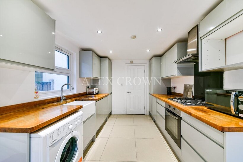 Harberton Road, Archway 6 bed terraced house to rent - £5,600 pcm (£1,292 pw)