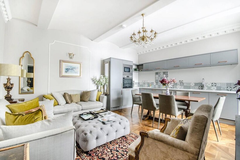 Stanhope Gardens, South Kensington... 2 bed flat to rent - £8,667 pcm (£2,000 pw)