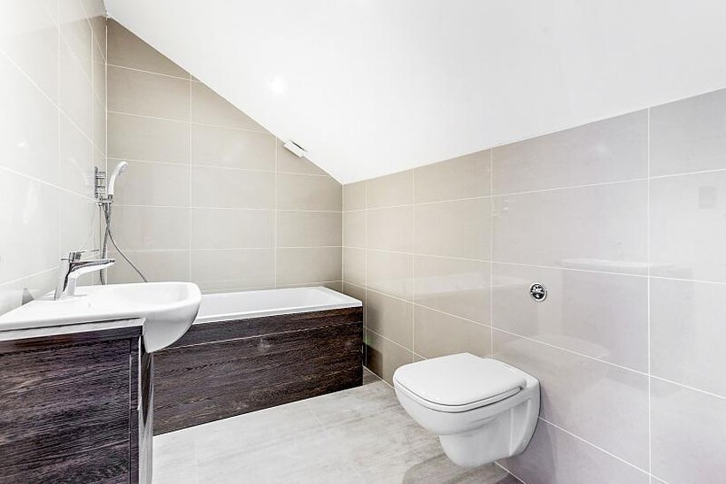 Hamley Lodge, Peckham High Street, SE15 3 bed apartment to rent - £3,050 pcm (£704 pw)