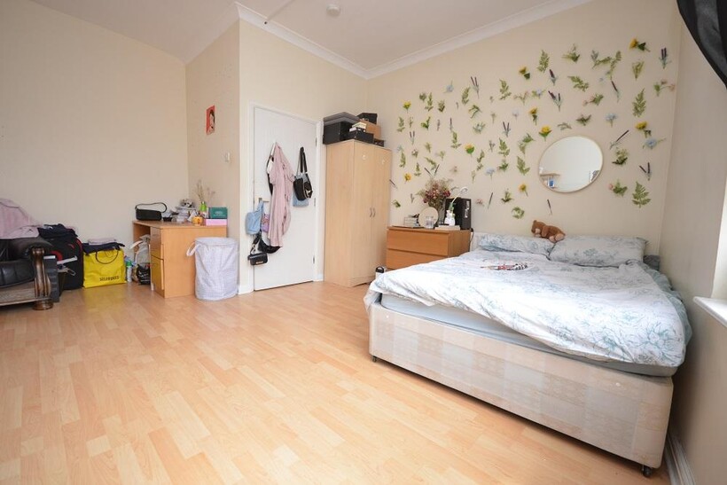 Plover Way, London SE16 5 bed terraced house to rent - £3,350 pcm (£773 pw)