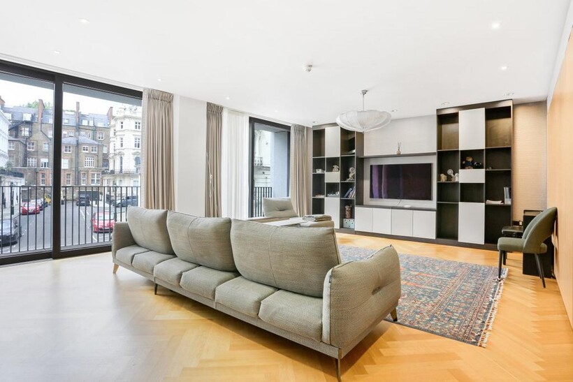 Victoria Road, South Kensington W8 3 bed apartment to rent - £30,333 pcm (£7,000 pw)