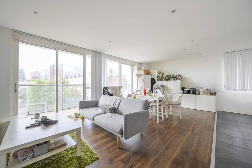 Panoramic Tower, Poplar, London, E14 2 bed flat to rent - £2,319 pcm (£535 pw)