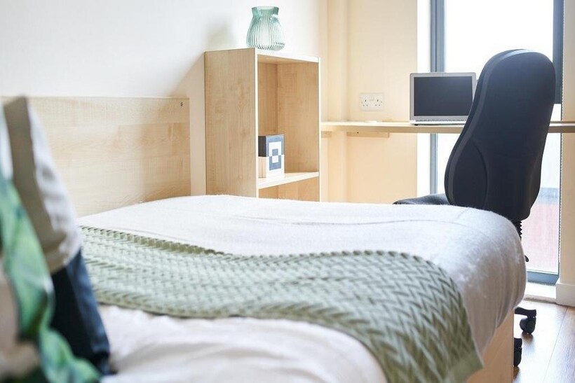 Newcastle Street, Sheffield S1 1 bed in a flat share to rent - £412 pcm (£95 pw)