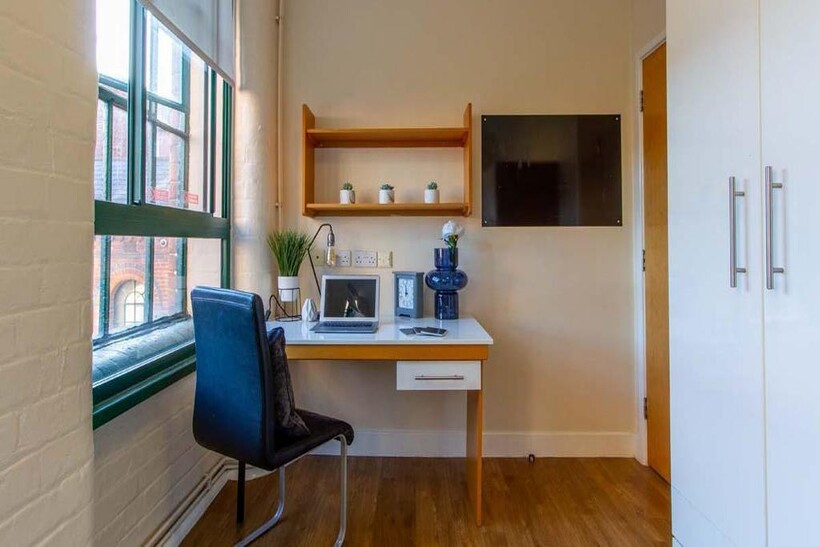 11 Russell Street, Nottingham NG7 1 bed in a flat share to rent - £429 pcm (£99 pw)