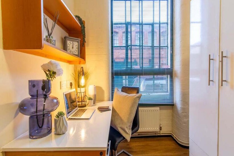 11 Russell Street, Nottingham NG7 1 bed in a flat share to rent - £429 pcm (£99 pw)