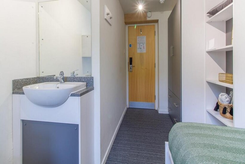 Bassett Green Road, Southampton SO16 1 bed in a flat share to rent - £537 pcm (£124 pw)