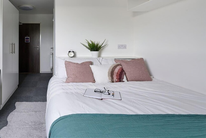 Ebrington Street, Plymouth PL4 1 bed in a flat share to rent - £585 pcm (£135 pw)