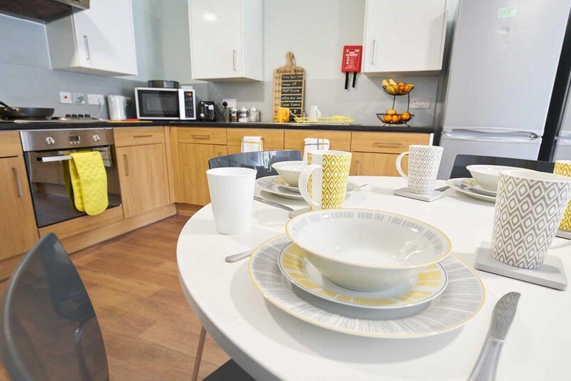 Dean Street, Bangor LL57 1 bed in a flat share to rent - £693 pcm (£160 pw)