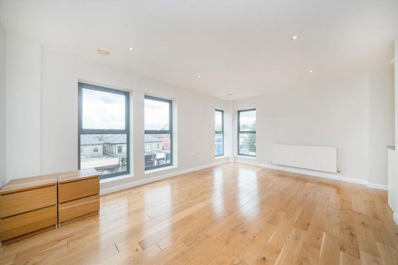 Broadway, London W13 1 bed flat to rent - £1,547 pcm (£357 pw)