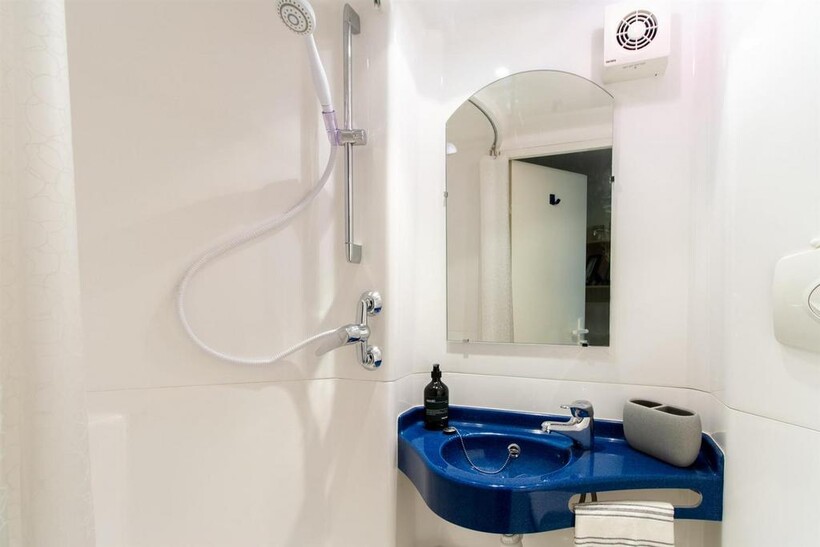 Lower Loveday Street, Birmingham B19 1 bed in a flat share to rent - £845 pcm (£195 pw)