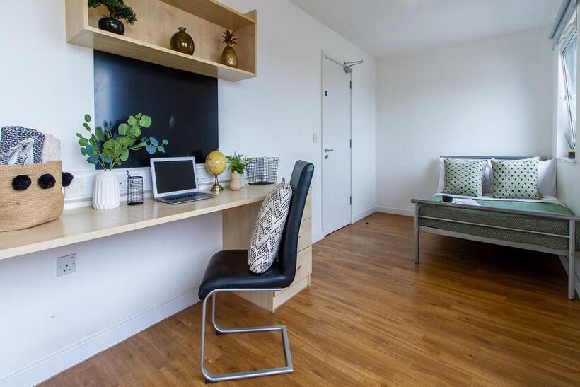 Lower Loveday Street, Birmingham B19 1 bed in a flat share to rent - £845 pcm (£195 pw)
