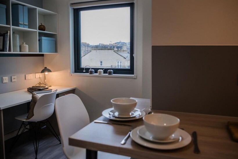 McDonald Road, Edinburgh EH7 1 bed in a flat share to rent - £997 pcm (£230 pw)