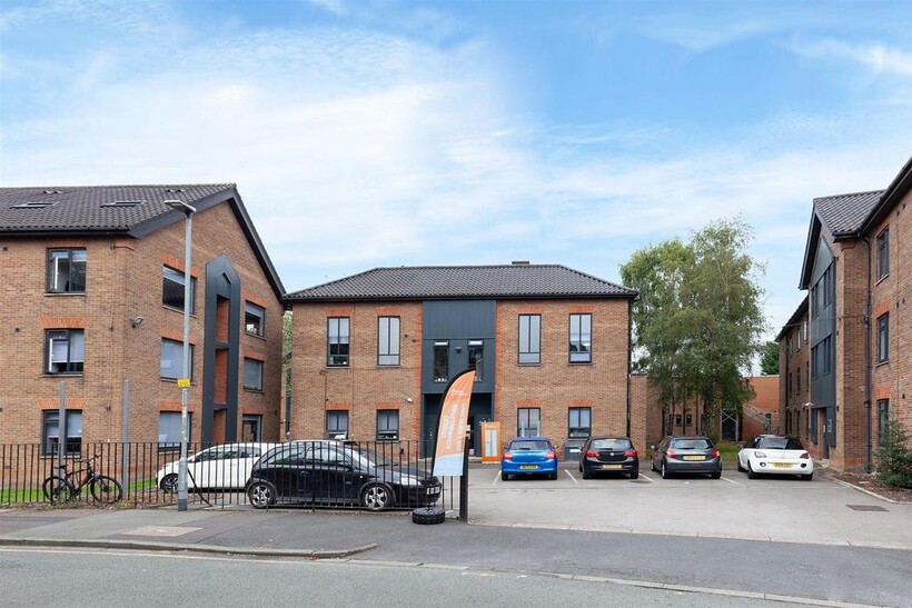 Cromwell Range, Manchester M14 1 bed in a flat share to rent - £1,018 pcm (£235 pw)