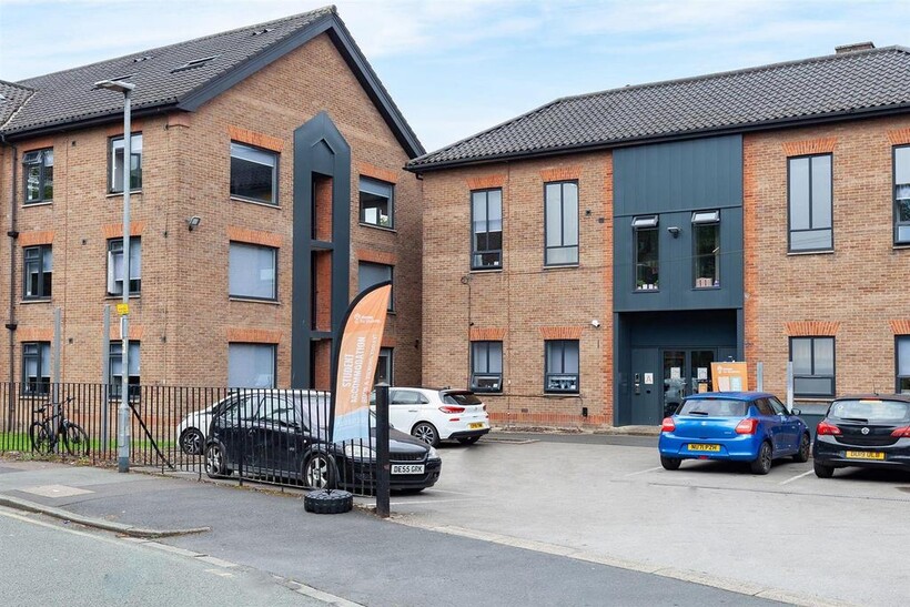 Cromwell Range, Manchester M14 1 bed in a flat share to rent - £1,018 pcm (£235 pw)