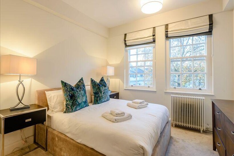 Fulham Road, London SW3 2 bed apartment to rent - £4,030 pcm (£930 pw)