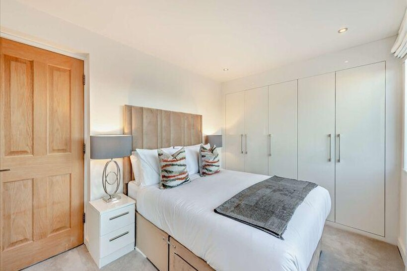 Fulham Road, London SW3 2 bed apartment to rent - £5,092 pcm (£1,175 pw)