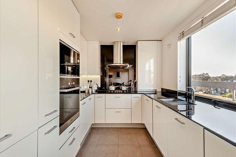Fulham Road, London SW3 2 bed apartment to rent - £5,092 pcm (£1,175 pw)