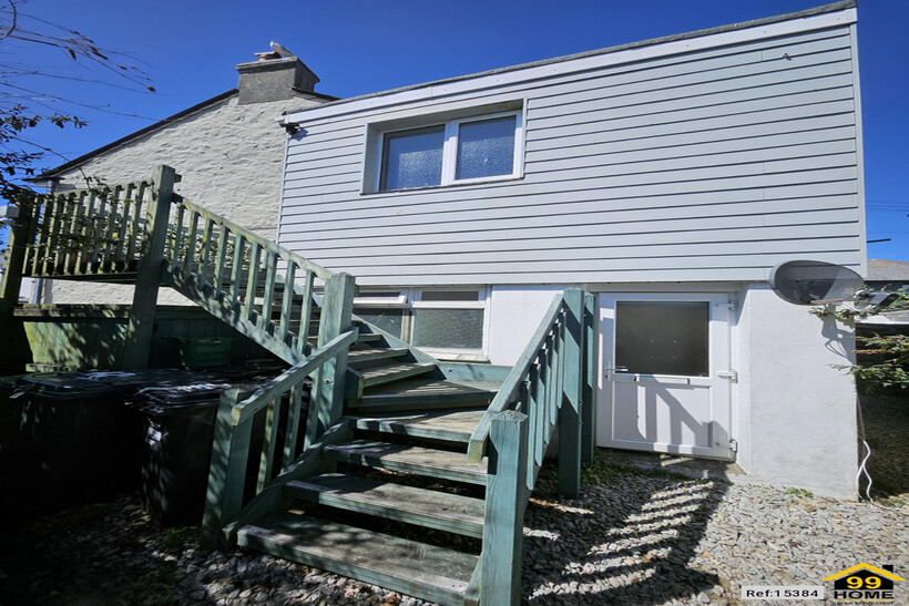 Cross Street, Camborne, Cornwall, TR14 Retail property (high street) to rent - £775 pcm (£179 pw)