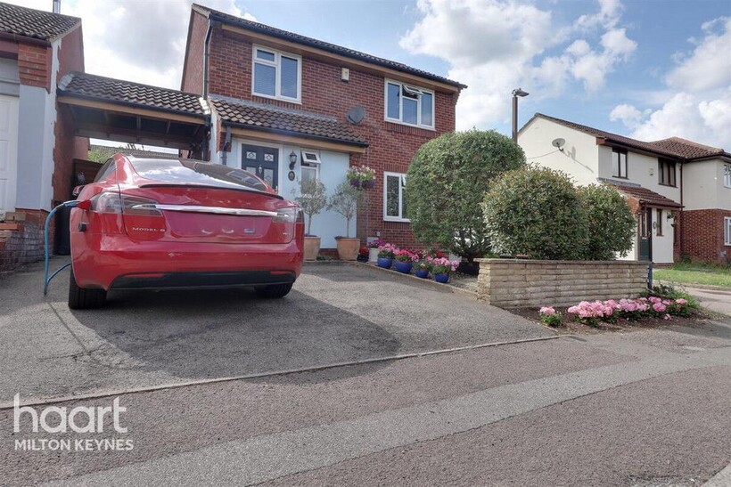 Redding Grove, Crownhill 3 bed detached house to rent - £1,595 pcm (£368 pw)