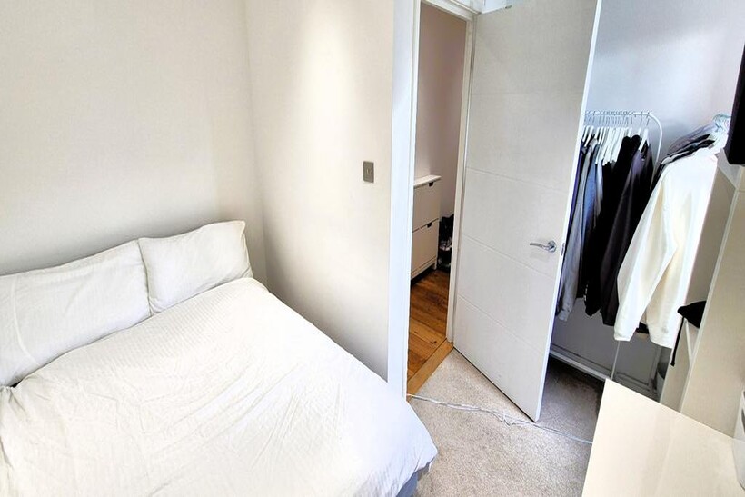 COMMERCIAL ROAD, SO15 2 bed penthouse to rent - £1,795 pcm (£414 pw)