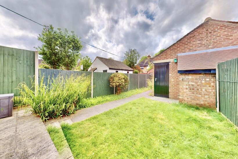 Princes Gardens, London, W3 4 bed terraced house to rent - £3,850 pcm (£888 pw)