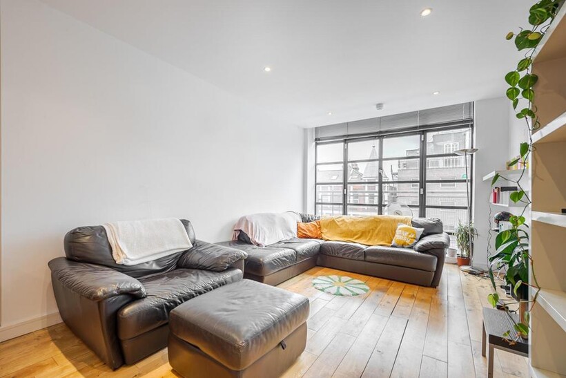 Lavender Hill, London SW11 2 bed apartment to rent - £2,448 pcm (£565 pw)
