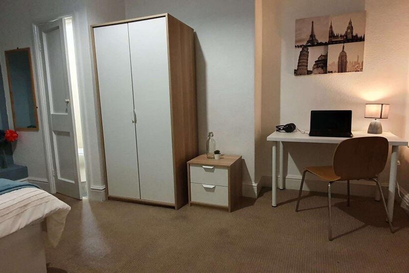 Meyrick rd ST17 1 bed in a house share to rent - £595 pcm (£137 pw)