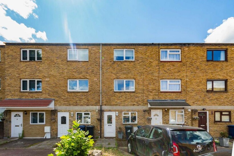 North Road, London W5 4 bed house to rent - £3,098 pcm (£715 pw)