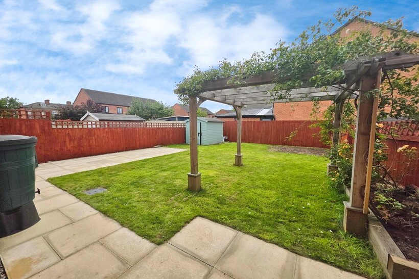 Silverdale Street, Manchester 3 bed end of terrace house to rent - £1,400 pcm (£323 pw)