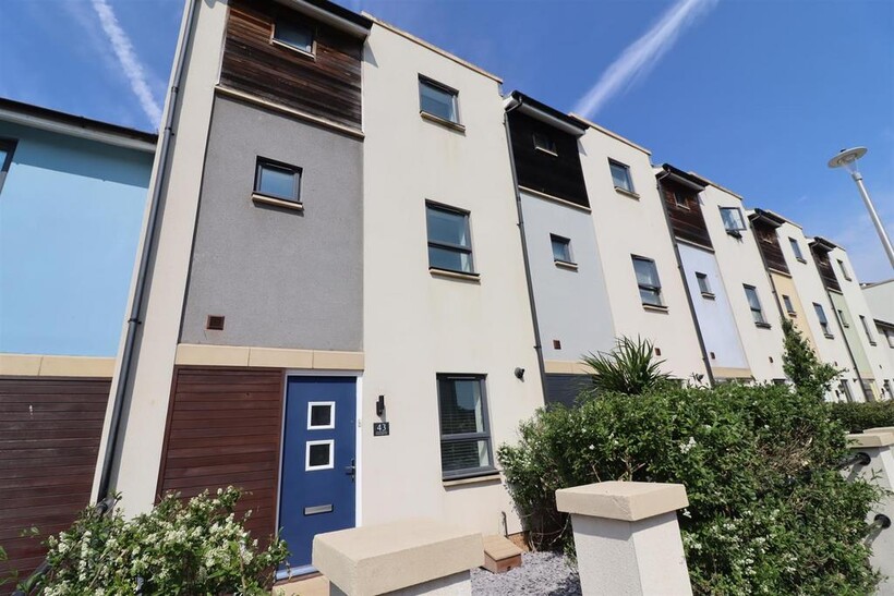 BPC02249 Newfoundland Way... 3 bed terraced house to rent - £1,750 pcm (£404 pw)