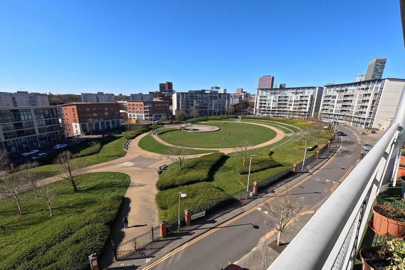 Mason Way, Birmingham B15 2 bed duplex to rent - £1,495 pcm (£345 pw)