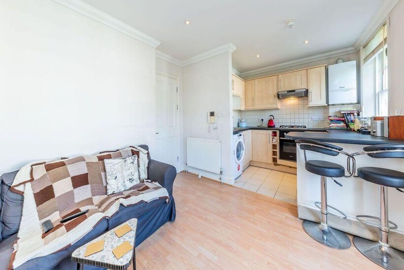 N8 1 bed flat to rent - £1,699 pcm (£392 pw)