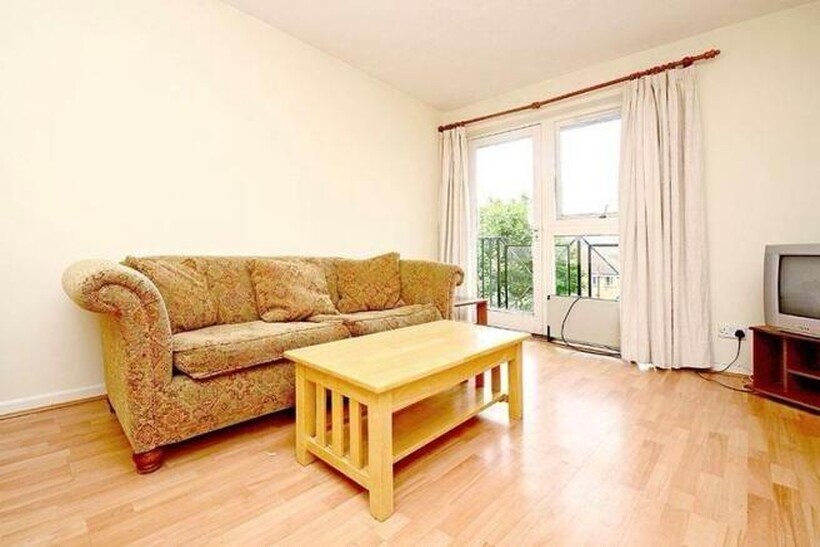 Canary Wharf, London, E14 2 bed flat to rent - £2,350 pcm (£542 pw)