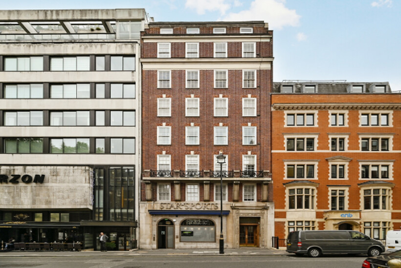 36 Curzon Street, London W1J 3 bed apartment to rent - £10,500 pcm (£2,423 pw)