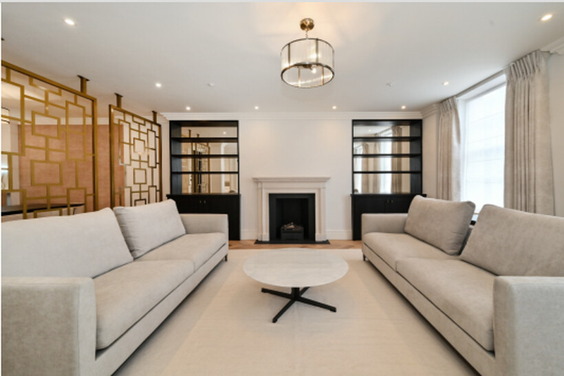 36 Curzon Street, London W1J 3 bed apartment to rent - £10,500 pcm (£2,423 pw)
