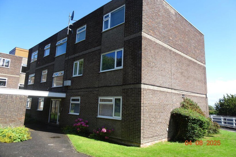 Hallam Grange Close, Fulwood... 2 bed apartment to rent - £775 pcm (£179 pw)